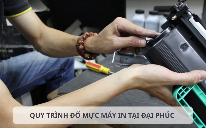 Quy trình đổ mực máy in tại Đại Phúc của Hoàng Hà